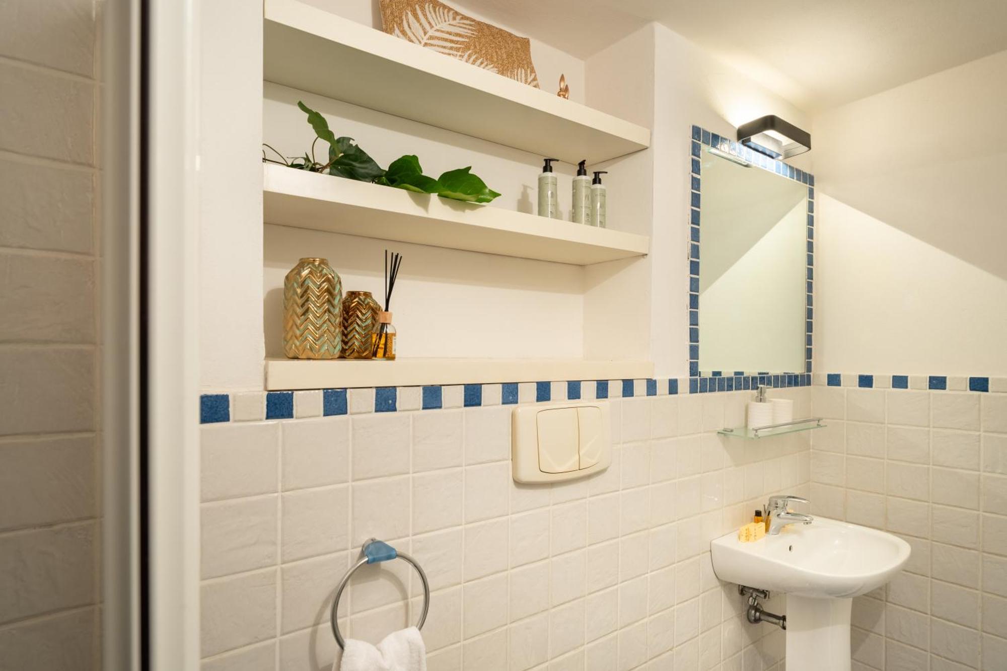 Via Cimabue 8B - Florence Charming Apartments - Metropolitan Loft In Florence - 20 Minute Walk To City Center - Excellent Base For Exploring - Less Than 5 Minute Walk To The Supermarket - Amazing Bakery On The Corner ภายนอก รูปภาพ