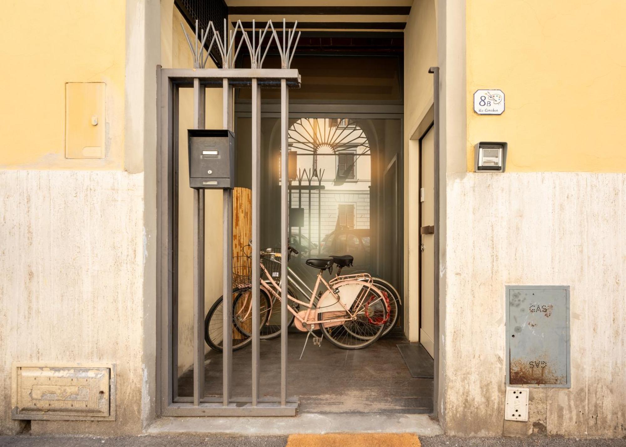 Via Cimabue 8B - Florence Charming Apartments - Metropolitan Loft In Florence - 20 Minute Walk To City Center - Excellent Base For Exploring - Less Than 5 Minute Walk To The Supermarket - Amazing Bakery On The Corner ภายนอก รูปภาพ